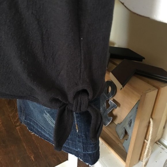 3/$25 MADEWELL Modern Slide Tie Short Sleeve Top - Picture 2 of 6